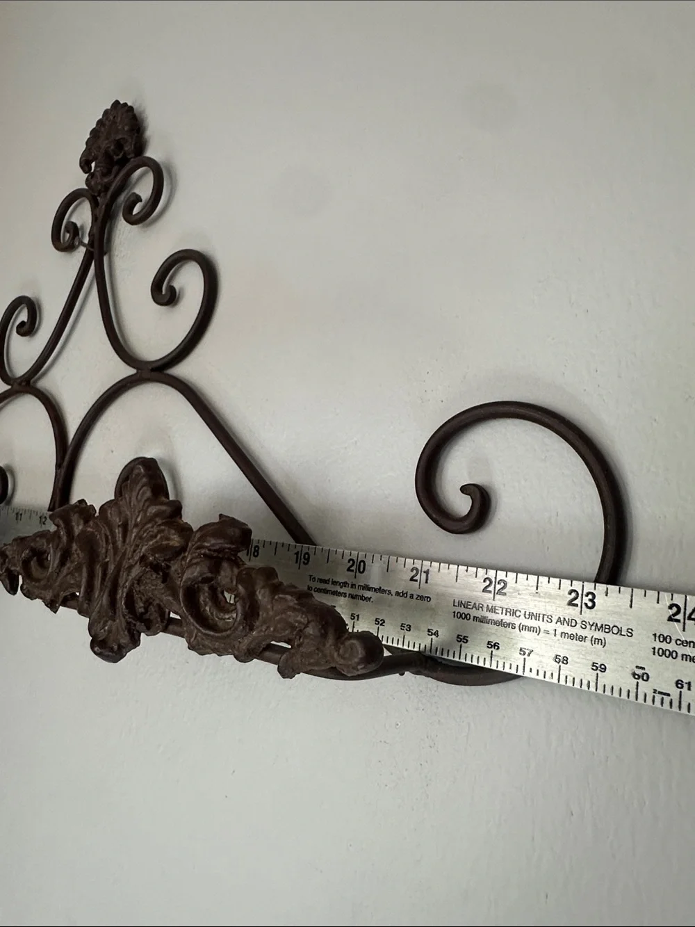 N/A elegant ornate